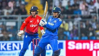 भारतीय महिला टीम मैच जीतल  बाकिर सीरीज गंववलस   तीसरका टी 20 में इंग्लैंड के पांच विकेट से हरवलस  स्मृति मंधाना बनवली 48 रन