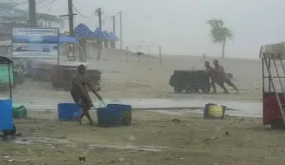 cyclone remal   बंगाल में चक्रवाती तूफान रेमल मचवलस हड़कंप