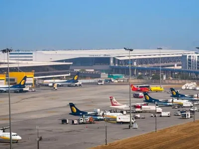 delhi airport  एयरपोर्ट हादसा के बाद फ्लाइट्स कैंसिल  मृतक के परिजन के दिहल जाई 20 लाख