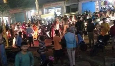 गोरखपुर में बड़ हादसा टलल  नशेड़ी कार सवार सात गो गाड़ी के मरलस टक्कर  मचल भगदड़