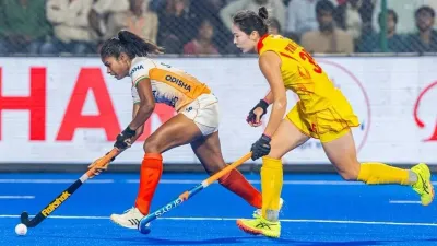 ind vs chn hockey   भारत रोकलस चीन के विजय रथ  women asian champions trophy के सेमीफाइनल के कटवलस टिकट