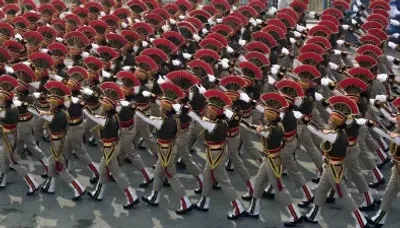 कर्तव्य पथ पs दिखी देश के सैन्य ताकत  महिला शक्ति के होई भव्य प्रदर्शन  आजु देश मनाई 75वां गणतंत्र दिवस