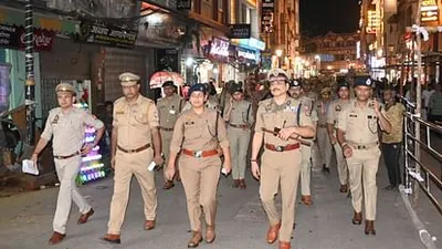 वाराणसी police के बड़ एक्शन  129 शराबी आ 41 मनचला गिरफ्तार  ट्रैफिक नियम तूड़े में 824 गाड़ियन के कइल गइल सीज