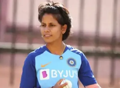 भारतीय महिला क्रिकेट टीम के गेंदबाज पूनम यादव के धमकी  जमीन पs कब्जा करे के भूमाफिया कs रहल बा प्रयास  कमिश्नर से कइली शिकायत