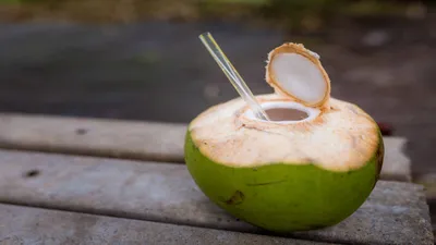 खाली पेट  वर्कआउट के बाद आ डिनर से पहिले  जानीं कवने समय नारियल पानी पियले से शरीर पs का असर होला  