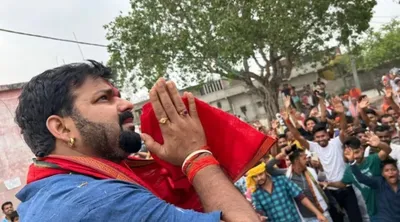 भोजपुरी सुपरस्टार pawan singh के बगावत पड़ल भारी  चुनाव के बीच गिरल गाज  फाइनल वार्निंग के बाद bjp लेलस बड़ एक्शन
