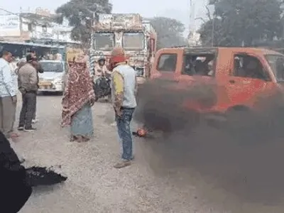 हिट एंड रन ममिला में चालक लोग आगजनी कs के कइल लो प्रदर्शन  केंद्र सरकार से कानून के वापस लेवे के मांग  बोललें  ई हमार उत्पीड़न