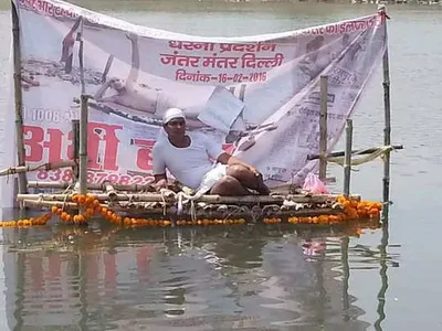 गोरखपुर में श्मशान घाट प चुनाव कार्यालय  प्रेत आत्मा बनिहे पोलिंग एजेंट  अर्थी प लेट के नामांकन करे जाई इ दावेदार   arthi baba nomination