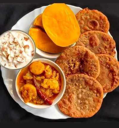 स्वाद यात्रा   पूर्वांचल में आर्द्रा नक्षत्र के खाइल जाए वाला खास व्यंजन  जानी दाल भरल पूड़ी के भोजपुरी में रेसिपी