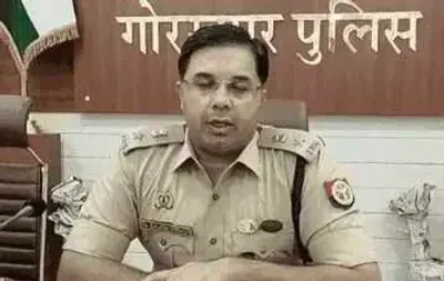 गोरखपुर में 4 थाना प्रभारी बदलल गइल लो  एसएसपी 7 पुलिसकर्मियन के कइलें ट्रांसफर