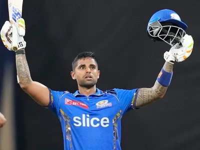 सूर्या के दूसरका ipl सेंचुरी से जीतल मुंबई इंडियंस   सनराइजर्स हैदराबाद के 7 विकेट से हरवलस  चावला आ हार्दिक के 3 3 विकेट