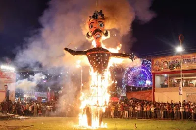 dussehra 2024   विजयदशमी पs रावण दहन मुहूर्त आ शस्त्र पूजन विधि जानीं