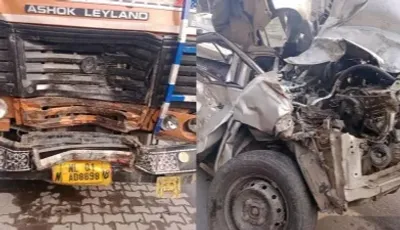 दिल्ली  बदरपुर फ्लाईओवर पs कार आ ट्रक के टक्कर में 3 लो के दर्दनाक मउत  4 के हालत गंभीर