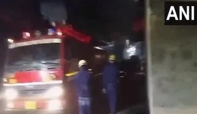 delhi fire  शाहदरा में एगो इमारत में लागल आग  मासूम समेत चार लोग के दर्दनाक मउत एगो बूढ़ आ एगो लईकी झुलस गइल