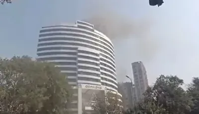 दिल्ली के सीपी के गोपालदास बिल्डिंग में लागल आग  फायर ब्रिगेड के 16 गाड़ी मउका पs